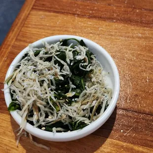 Seaweed salad w/  Bonito flakes