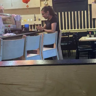 Server didn't even come take my order for 10-15 mins because her and some other girl were talking and it's like we are already on a limit