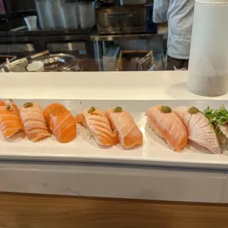 (b017) Aburi Salmon Sushi
