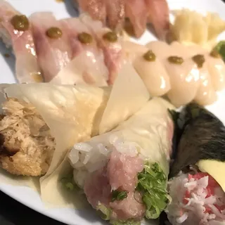 (c030) Yellowtail Truffle Hand Roll