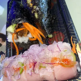 (c110) Salmon Skin Hand Roll