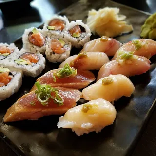 (b022) Bay Scallop Sushi