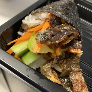 (c110) Salmon Skin Hand Roll