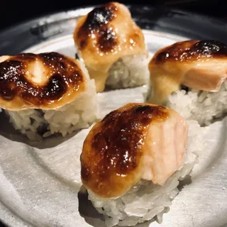 (f043) Baked Salmon Roll