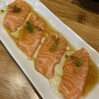 (g052) Salmon Truffle Sauce Sashimi
