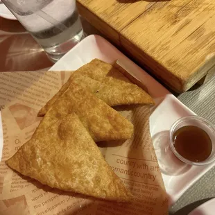 4 Pieces Crab Rangoon