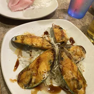 Baked Green Mussels (SO GOOD!) &amp; Yellowtail Sashimi (SO FRESH!)