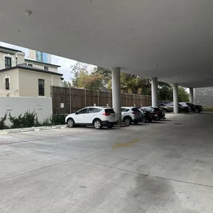 The parking near 6th right next to the bakery, this is where I should have parked