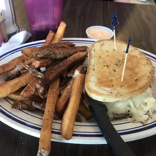 Reuben and fries=delicious!