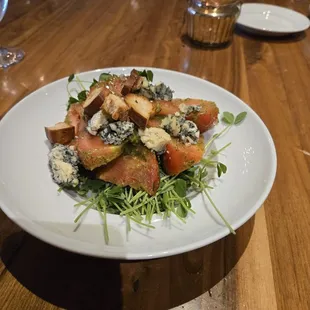 Sustenio Heirloom tomato salad with blue cheese
