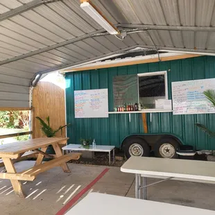 Food trailer. Seating area