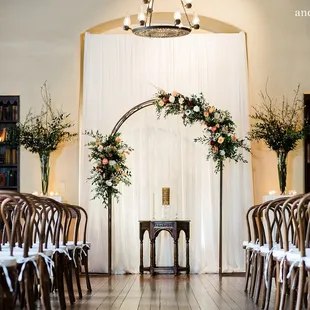 Andrew &amp; Melanie Photography. www.AndrewandMelanie.com   Design: www.Jennrobirdsevents.com Flowers: www.huckleberryblooms.com