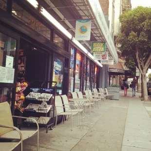 the outside of a restaurant