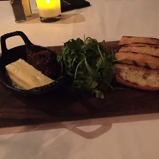 Warm Brie & Bacon Jam (G)