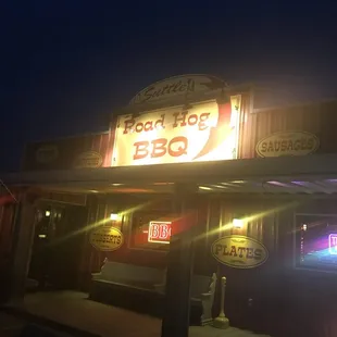 BEST RIBS WE HAVE EVER HAD. STOP IN AND TRY THE BEST RIBS BY COOK AARON.  WE WOULD DRIVE HERE FROM CALIFORNIA JUST FOR THOSE RIBS