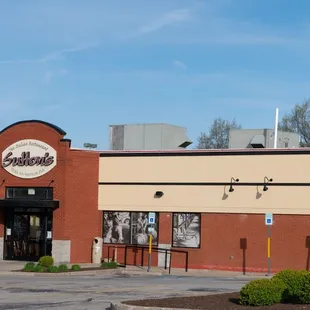 the exterior of a restaurant