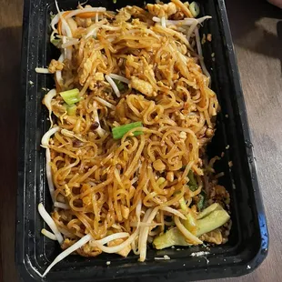 pad thai with chicken