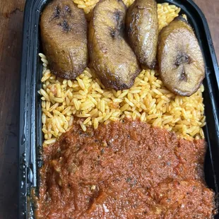 JOLLOF PLANTAINS /w MEAT