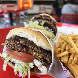 Double deluxe with grilled mushrooms and raw onions