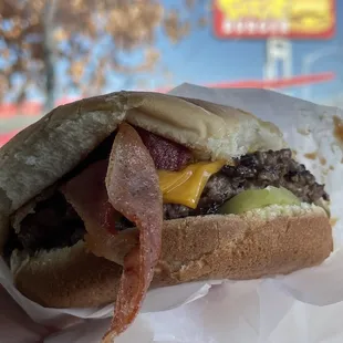 Bacon cheeseburger