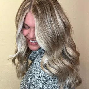 Beautiful and shiny blonde balayage