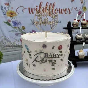 10&quot; cake, 3 layers, vanilla cake with fresh strawberry and italian cream filling.