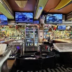 Large Bar, Good Staff, Great Selection, Fair Prices