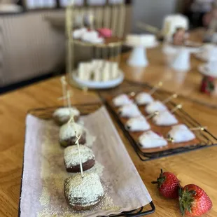 At the New location Chinatown! Suzuya's Chinatown special is Matcha-beignets. Must try!