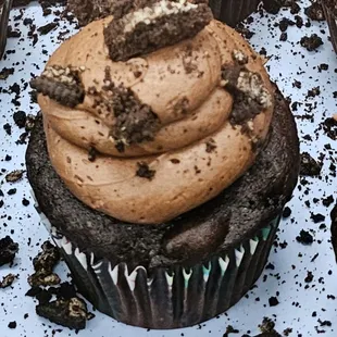 food, dessert, cupcakes