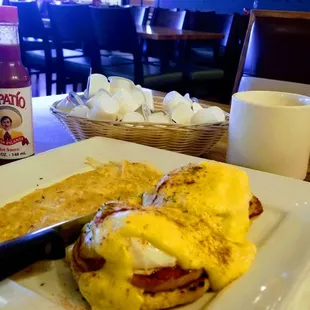 Eggs Benedict