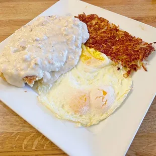 Country breakfast (with over easy eggs and hash browns)
