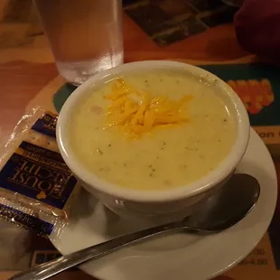 Cheesy broccoli soup