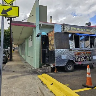 Found in parking lot of former Arakawa&apos;s in Waipahu, across the street of Waipahu Festival Marketplace.