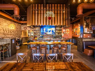 The Hub Eats & Drinks