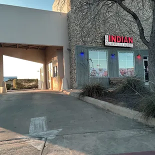 Outside - drive thru not open