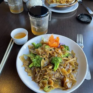 Pad Se-Ew with fried tofu. I ate until I couldn't eat no more. Yummy!