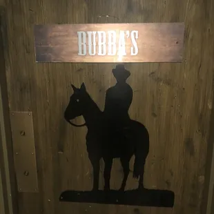 Men&apos;s restroom