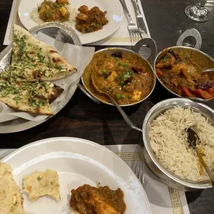 Garlic Naan, Mutter Paneer, Kadai Chicken