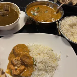 Mutton Bone Soup (brown sauce) Butter chicken (Daryaganj Makhani, orange sauce), Indian Tandoori Roti