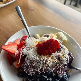 Açaí bowl (bang for your buck)