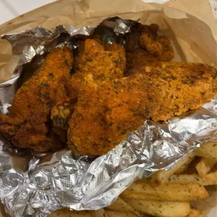 3 stuffed/3 swamp wings with fries (IG: @featuredbites)