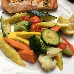 Salmon 4.8999999 stars! Mixed veggies 4.783888 stars