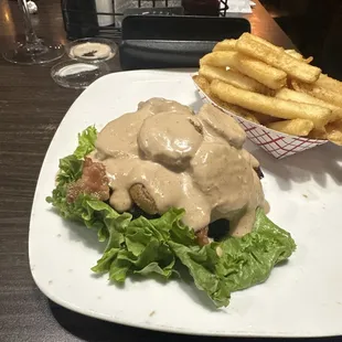 Dwane&apos;s without bun
