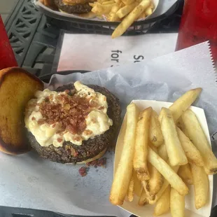 Fleetwood Mac and cheese burger
