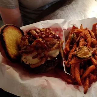 Smokey Mountain BBQ Burger