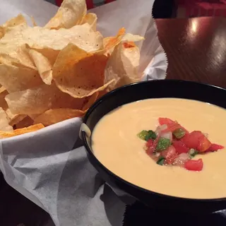 Chips & Queso