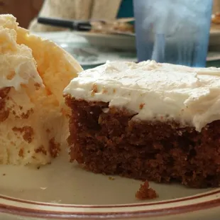 Vanilla ice cream &amp; pumpkin bar with very light cream cheese frosting.