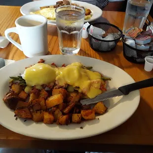 Lobster Benedict with Asparagus and extra sauce. Endless real cup of coffee.