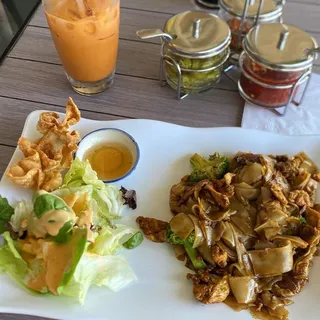 L2. Pad Se-Ew Lunch Special