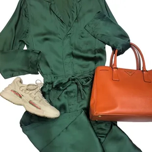 Designer clothes and accessories that at amazing prices.